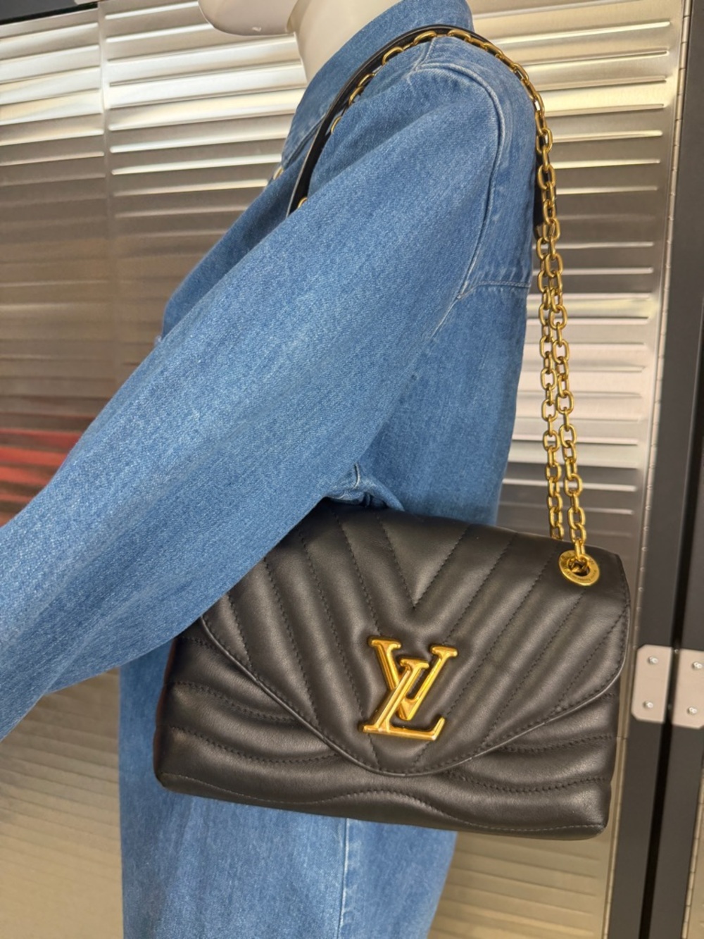 Louis Vuitton Black New Wave Quilted Leather Chain Shoulder Bag - Picture 15 of 16